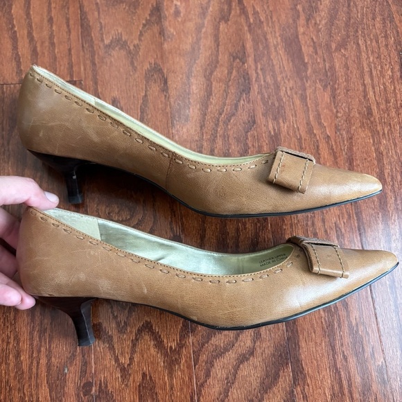 Tahari Camel Munich Kitten Heels with Bow Detail, 8 - Picture 3 of 8